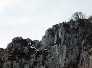 10 Zoom sulla croce di vetta della Cornagera